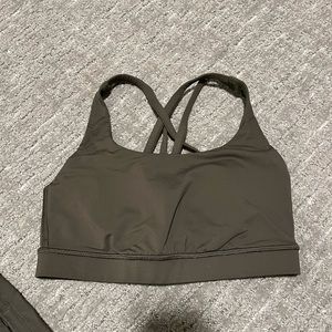 Size 6 Lululemon sports bra